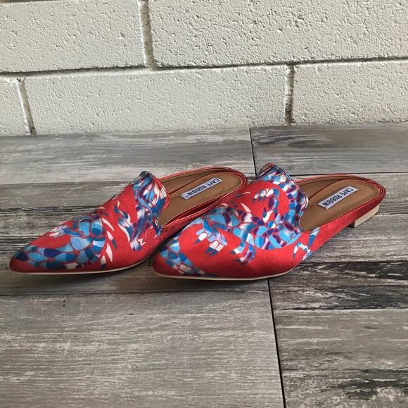 Red Dragon Pointy Toe Slip On Mules - Picture 2 of 6